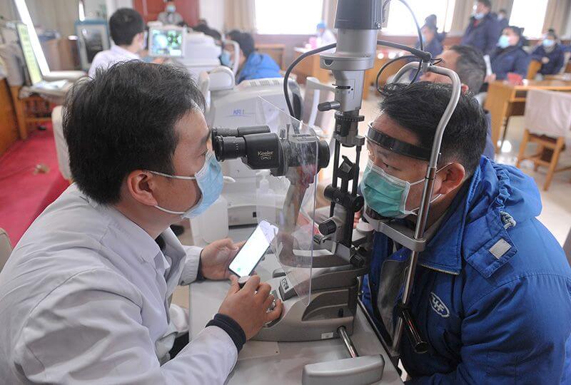 园区免费为职工做眼部健全体检