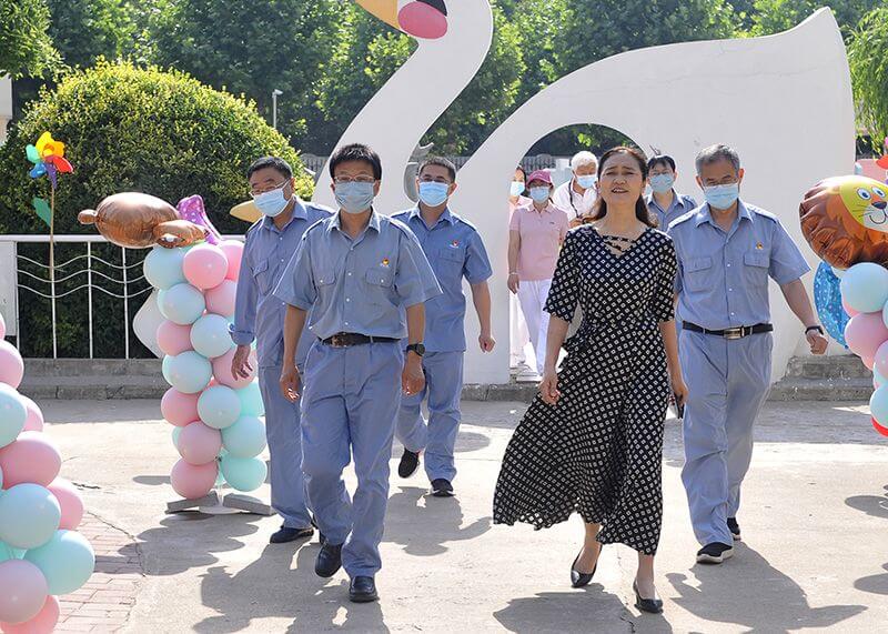 中原mansion88·明升官方网站幼儿园发展 “喜迎二十大 童心向将来”儿童文艺汇演——公司辅导参与慰问