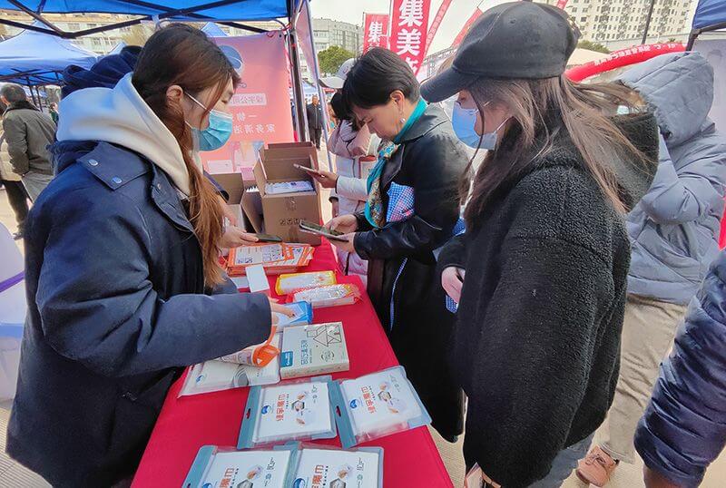 绿宇公司清洁泡绵“3.15”活动现场受迎接