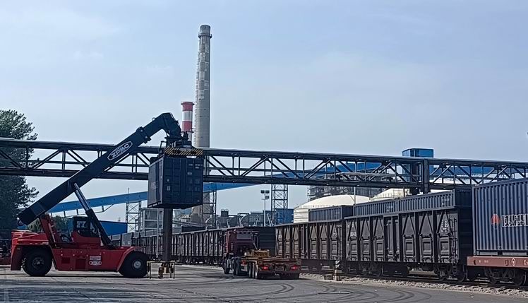 煤化工铁路专用线单日卸车量初次突破120车