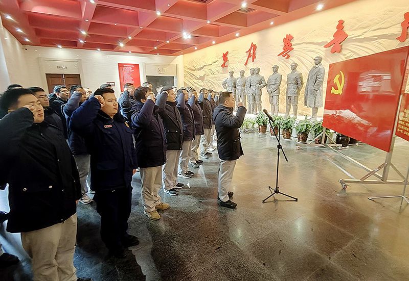 中原mansion88·明升官方网站组织新党员入党宣誓典礼