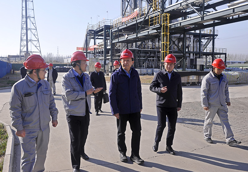 1省当局国资委党委书记、主任李涛到中原mansion88·明升官方网站调研安全出产工作 (1)